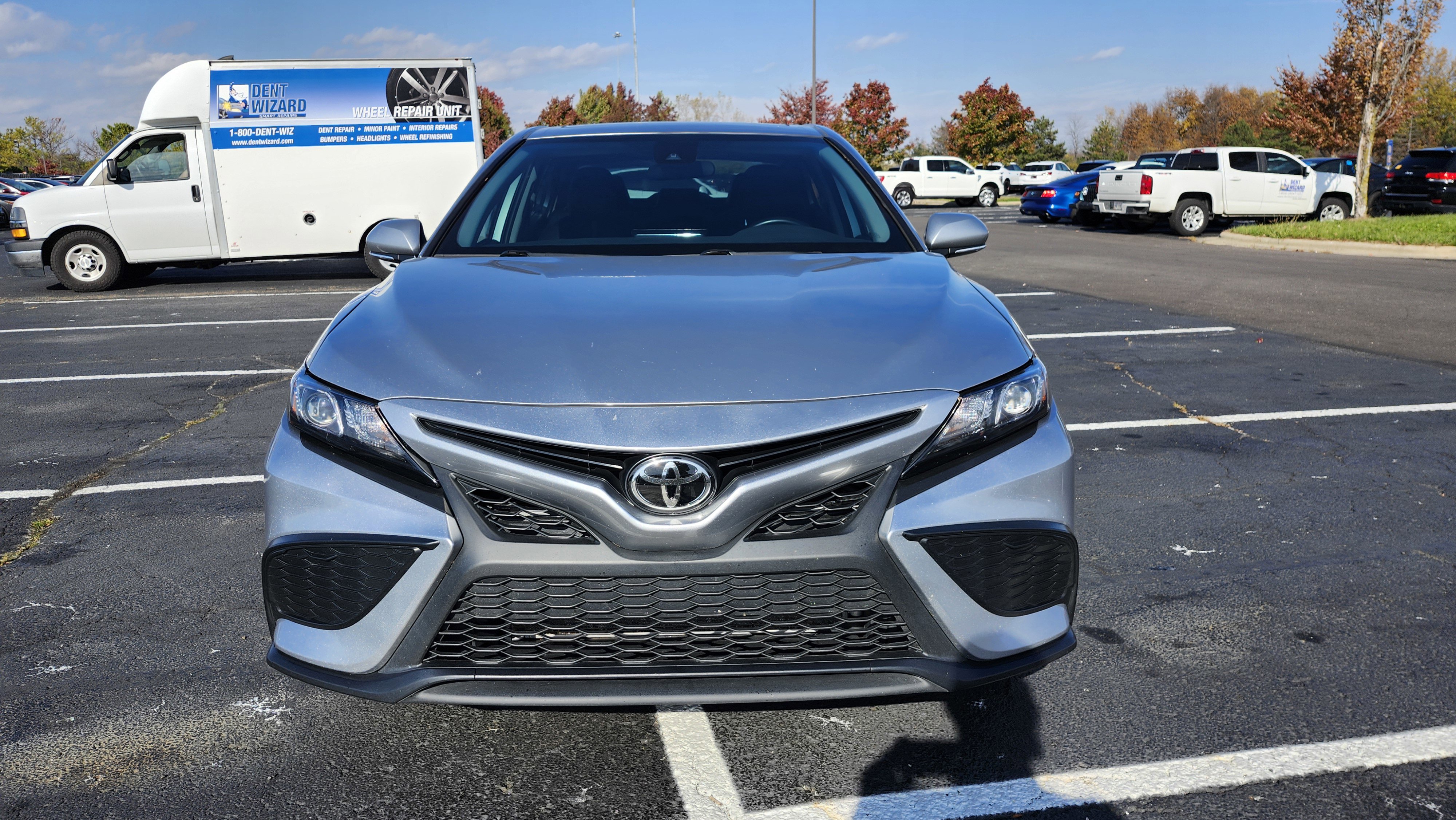 Used 2024 Toyota Camry SE image 3