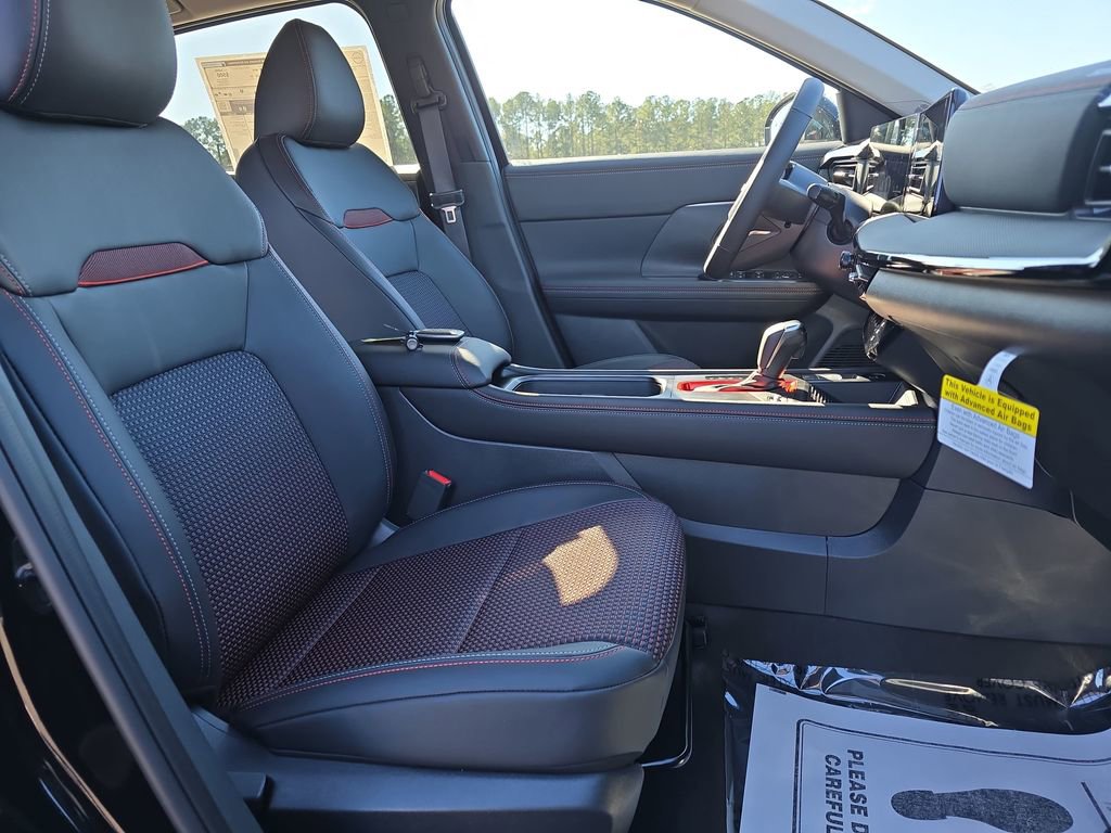 New 2026 Nissan Kicks SR FWD image 14