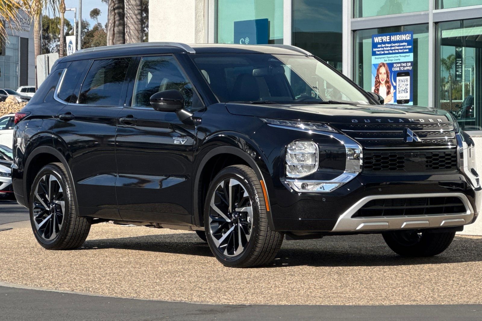 New 2025 Mitsubishi Outlander SEL image 2