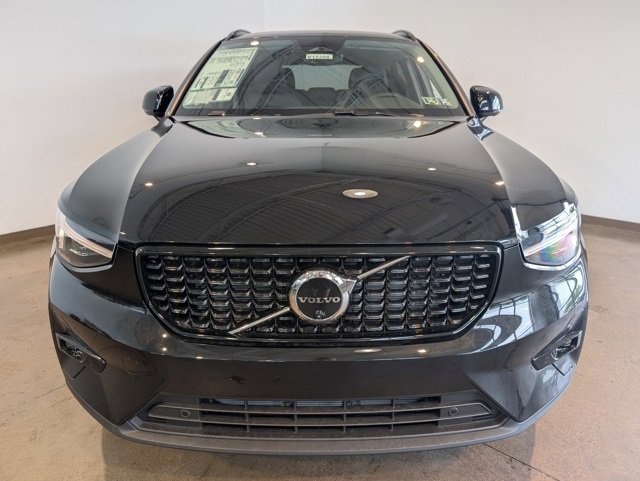 New 2026 Volvo XC40 B5 Plus w/ Protection Package Premier video 2