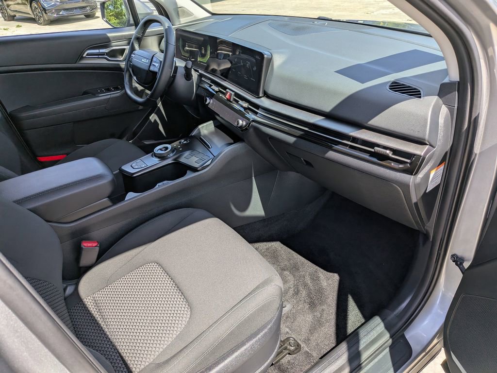 Certified 2026 Kia Sportage LX FWD image 13