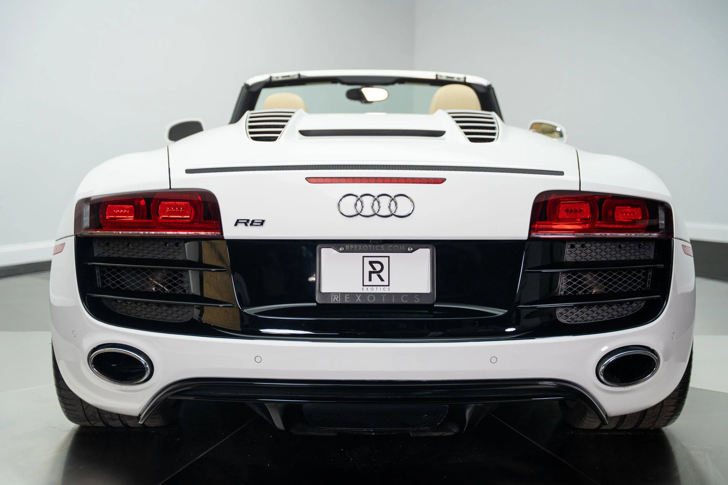 Used 2011 Audi R8 V10 image 25