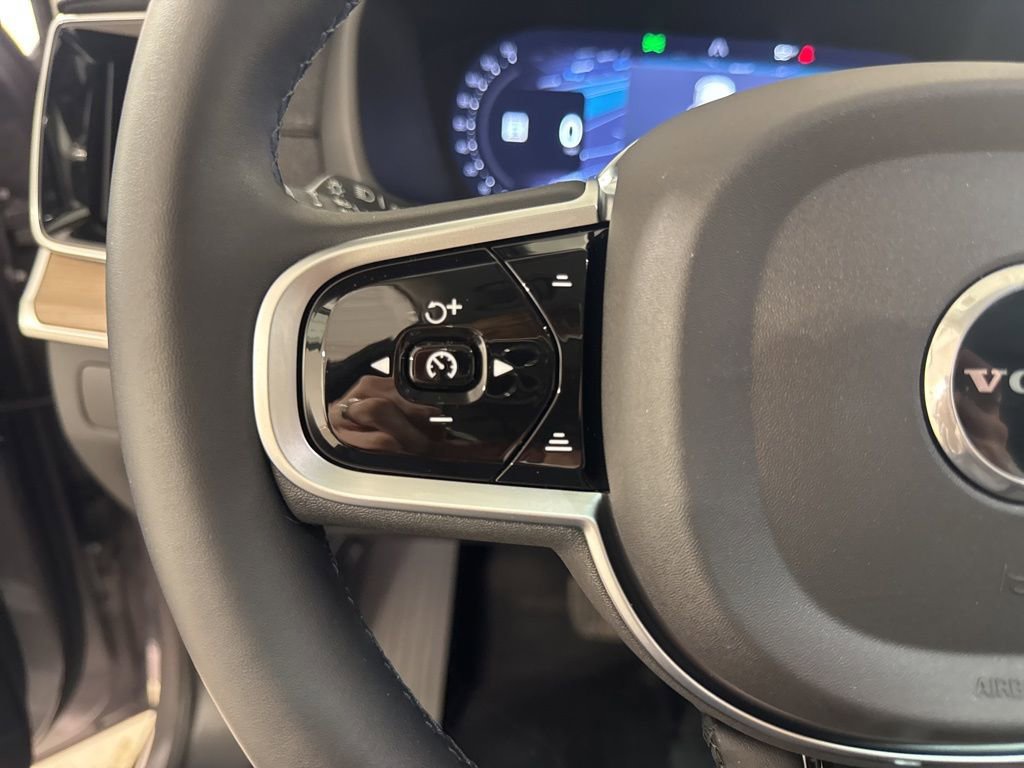 Used 2026 Volvo XC90 B5 Plus w/ Protection Package image 9