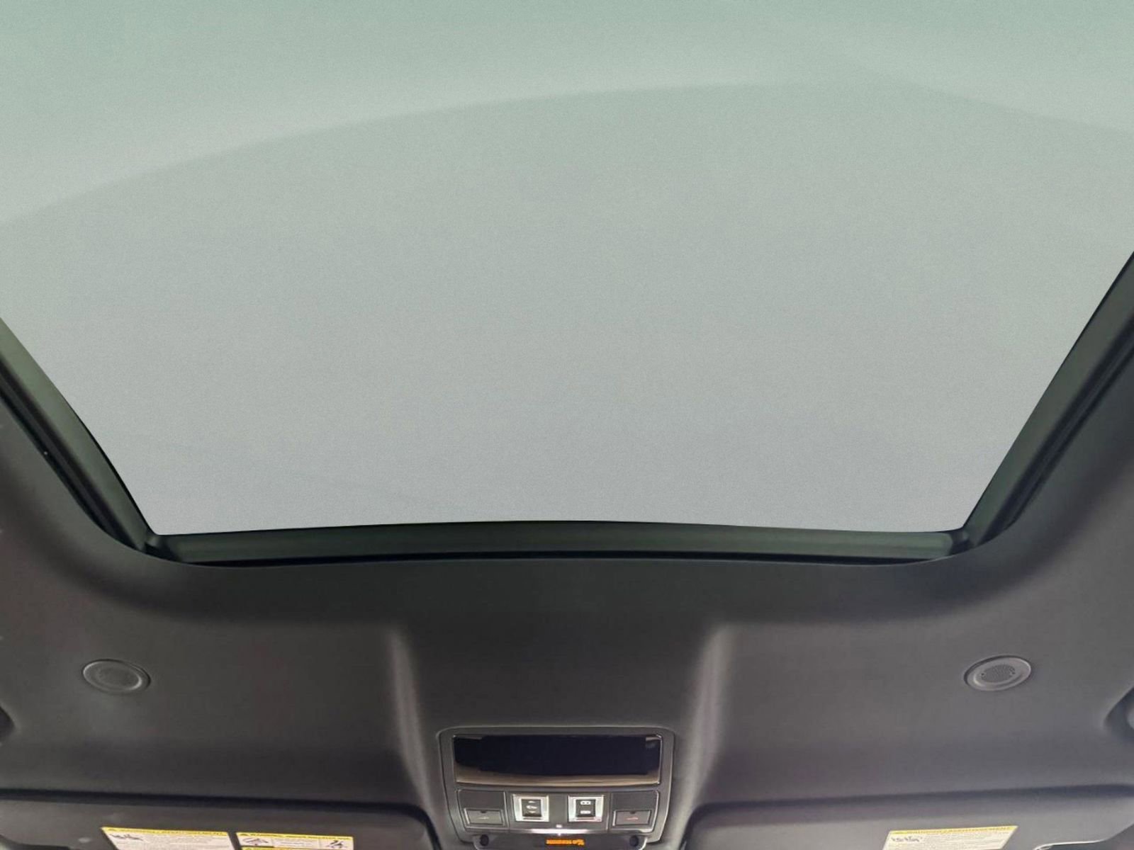 New 2026 Land Rover Defender 130 X-Dynamic SE image 11