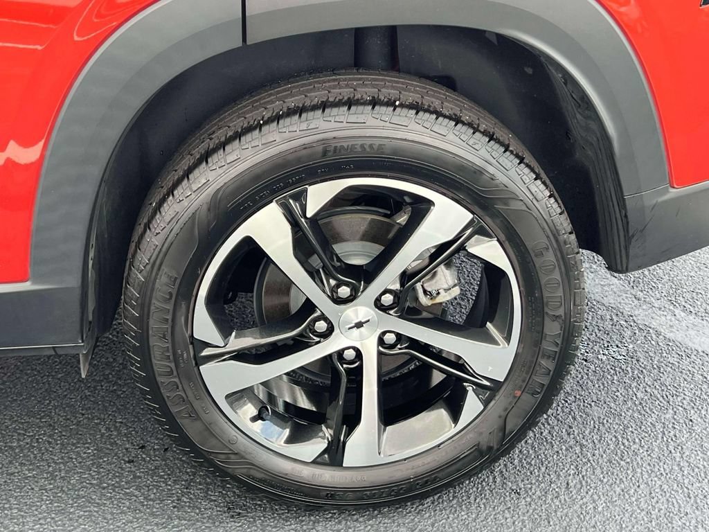Used 2024 Chevrolet Trax RS w/ Driver Confidence Package FWD image 9