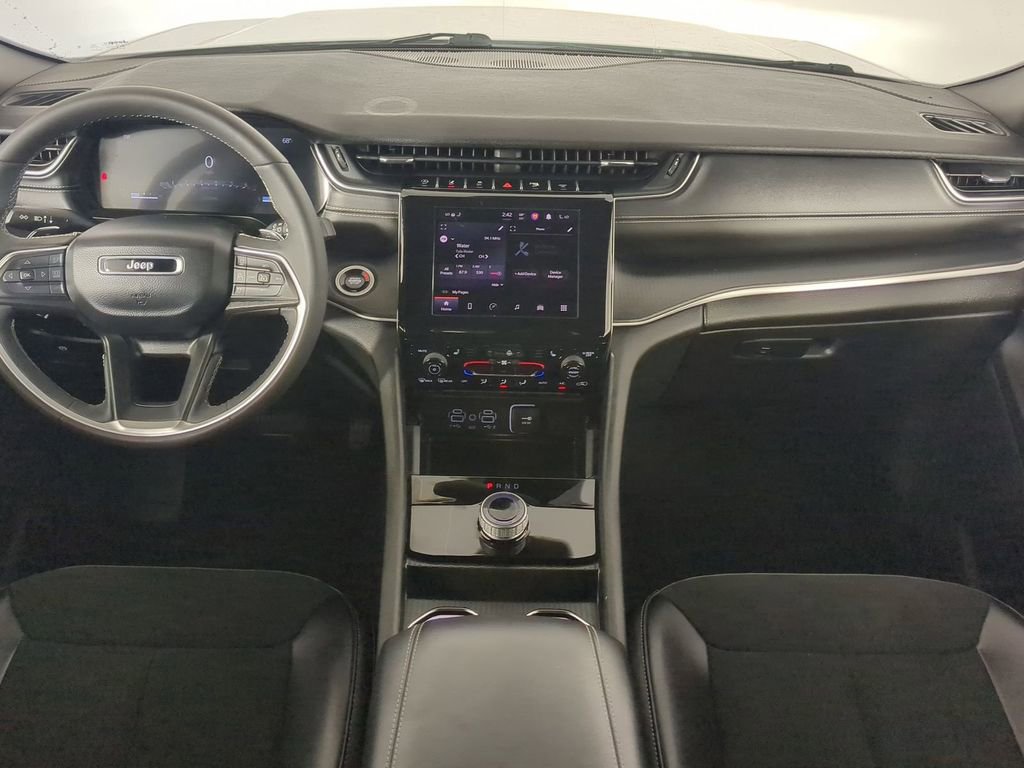 Used 2024 Jeep Grand Cherokee L Laredo image 18