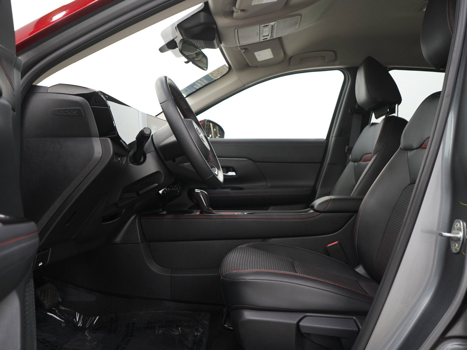 Used 2025 Nissan Kicks SR AWD/4WD image 24