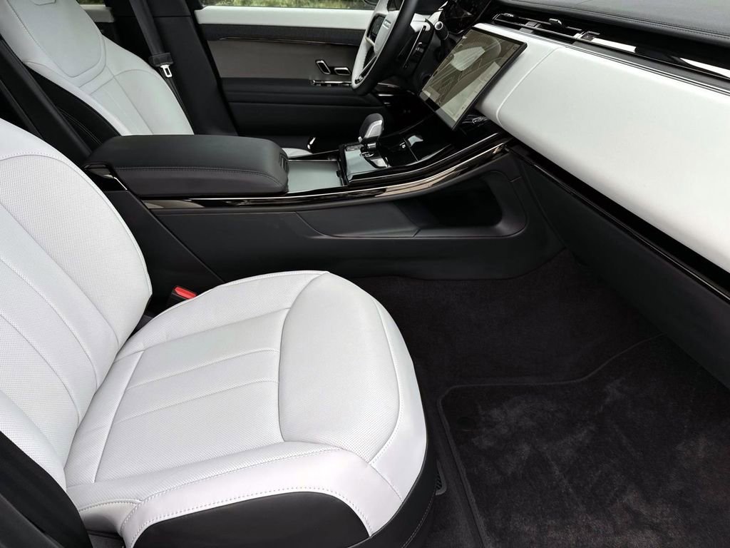 New 2026 Land Rover Range Rover Sport Dynamic SE AWD/4WD image 11