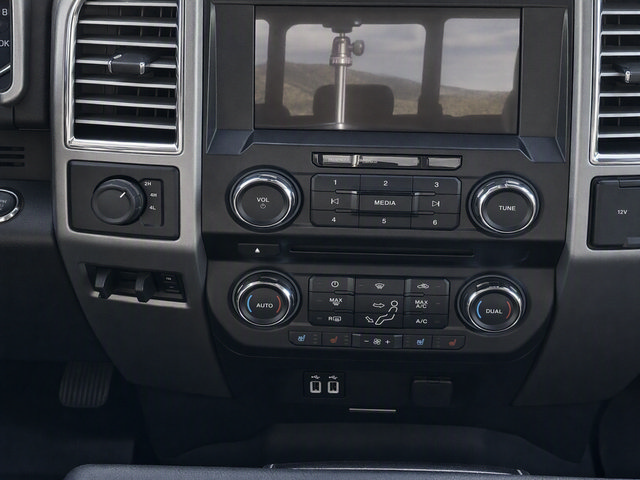 Used 2017 Ford F250 Lariat w/ Lariat Ultimate Package AWD/4WD image 17