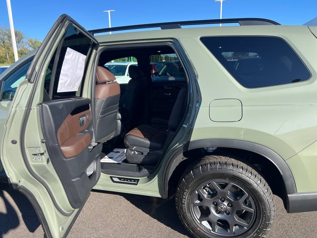 New 2026 Honda Pilot TrailSport image 10