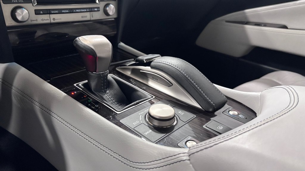 Used 2017 Lexus LS 460 w/ Comfort Package RWD image 16