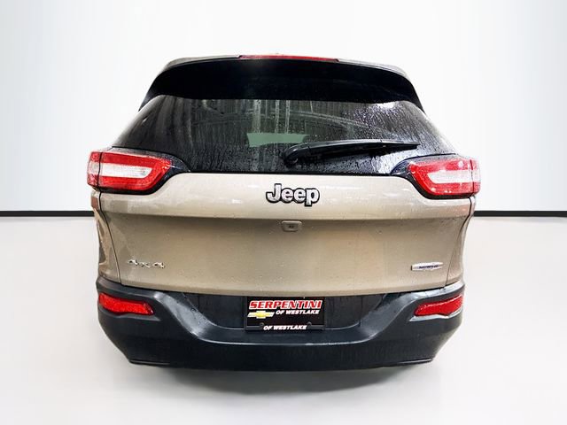 Used 2017 Jeep Cherokee Latitude w/ True North Edition AWD/4WD image 7