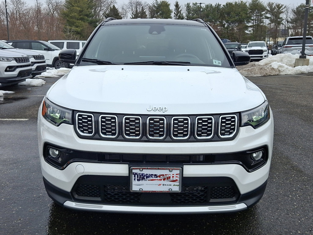 Used 2024 Jeep Compass Limited image 8