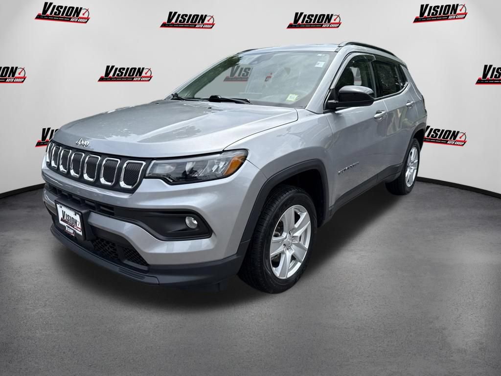Used 2022 Jeep Compass Latitude w/ Convenience Group AWD/4WD image 1