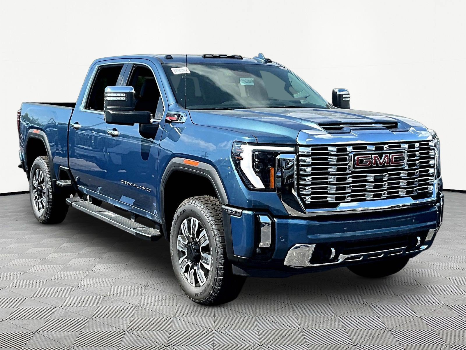 New 2026 GMC Sierra 3500 Denali w/ Denali Reserve Package AWD/4WD image 3