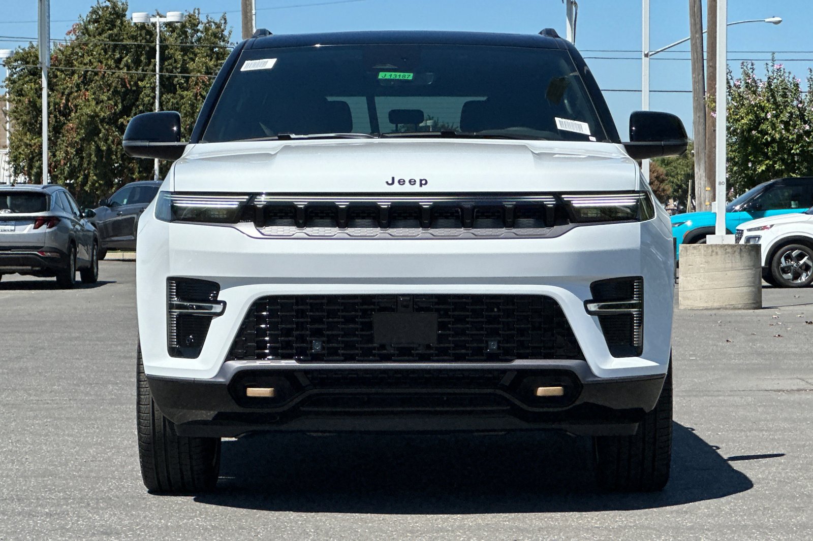 New 2026 Jeep Grand Wagoneer 4WD image 9