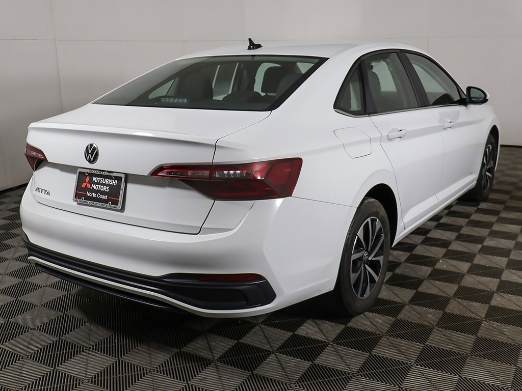 Used 2024 Volkswagen Jetta S image 8