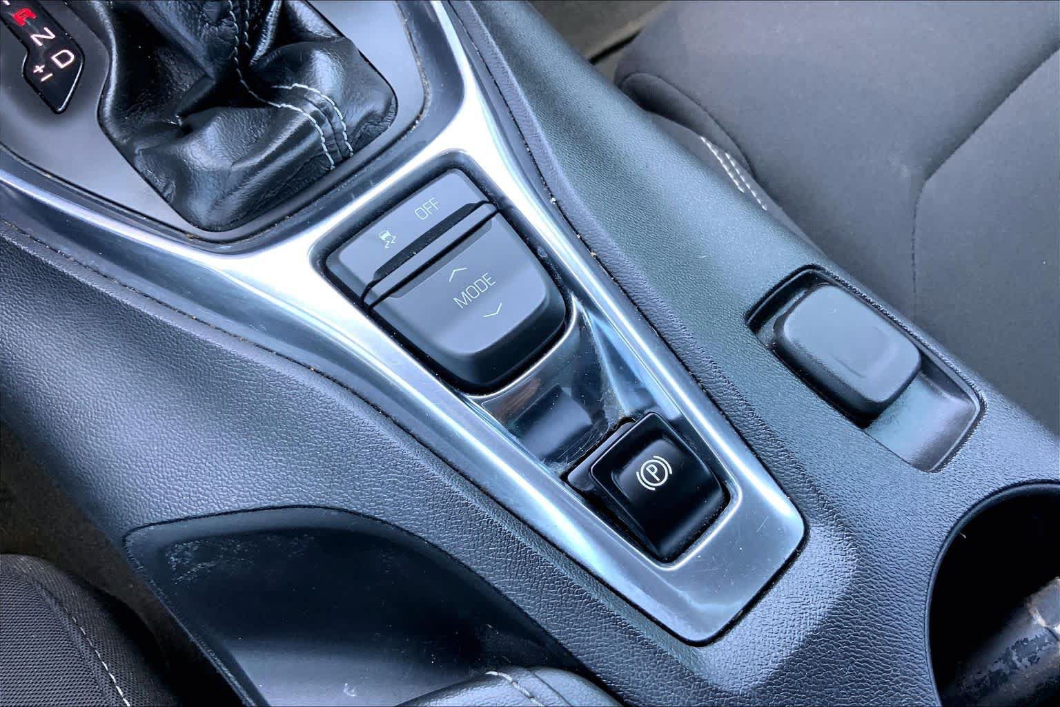 Used 2020 Chevrolet Camaro LT RWD image 30