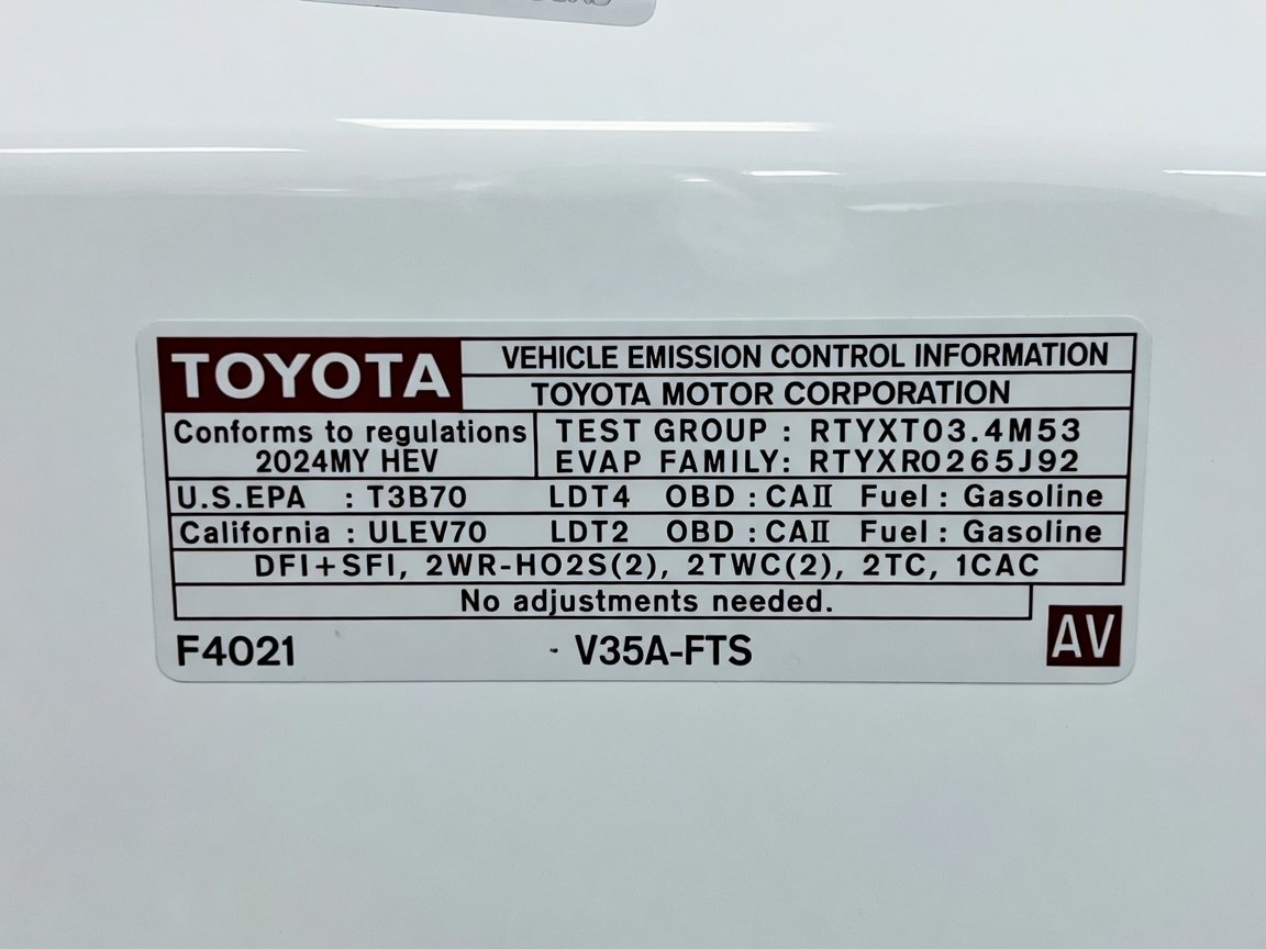 Used 2024 Toyota Sequoia Capstone AWD/4WD image 22