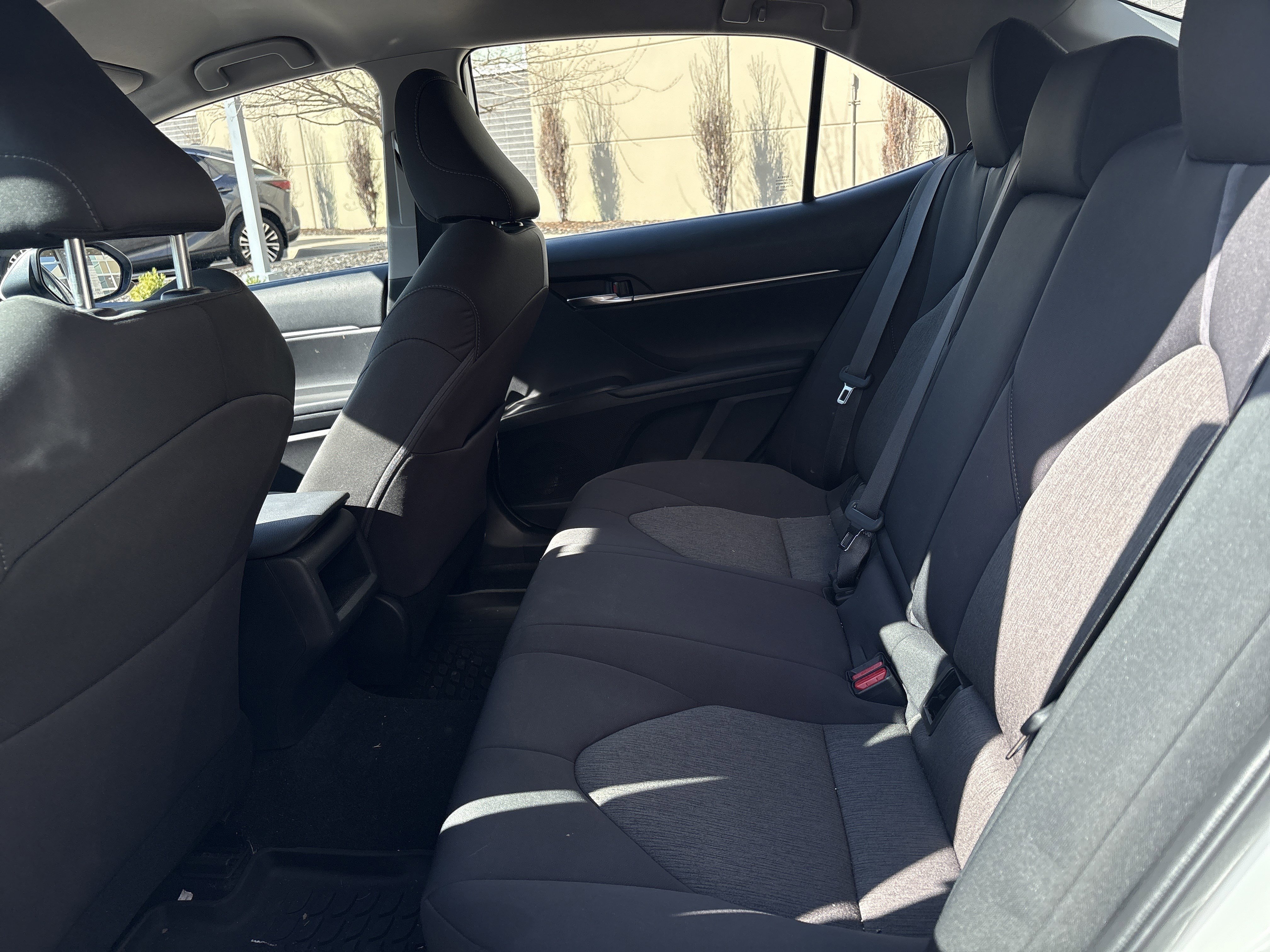 Used 2022 Toyota Camry LE image 30