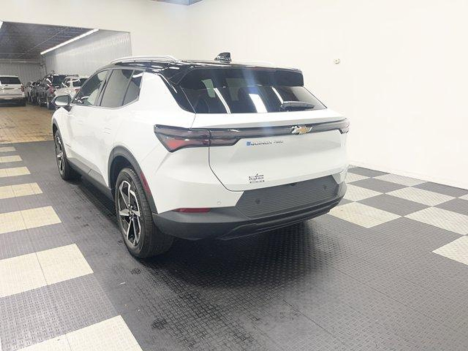 New 2026 Chevrolet Equinox EV LT AWD/4WD image 2
