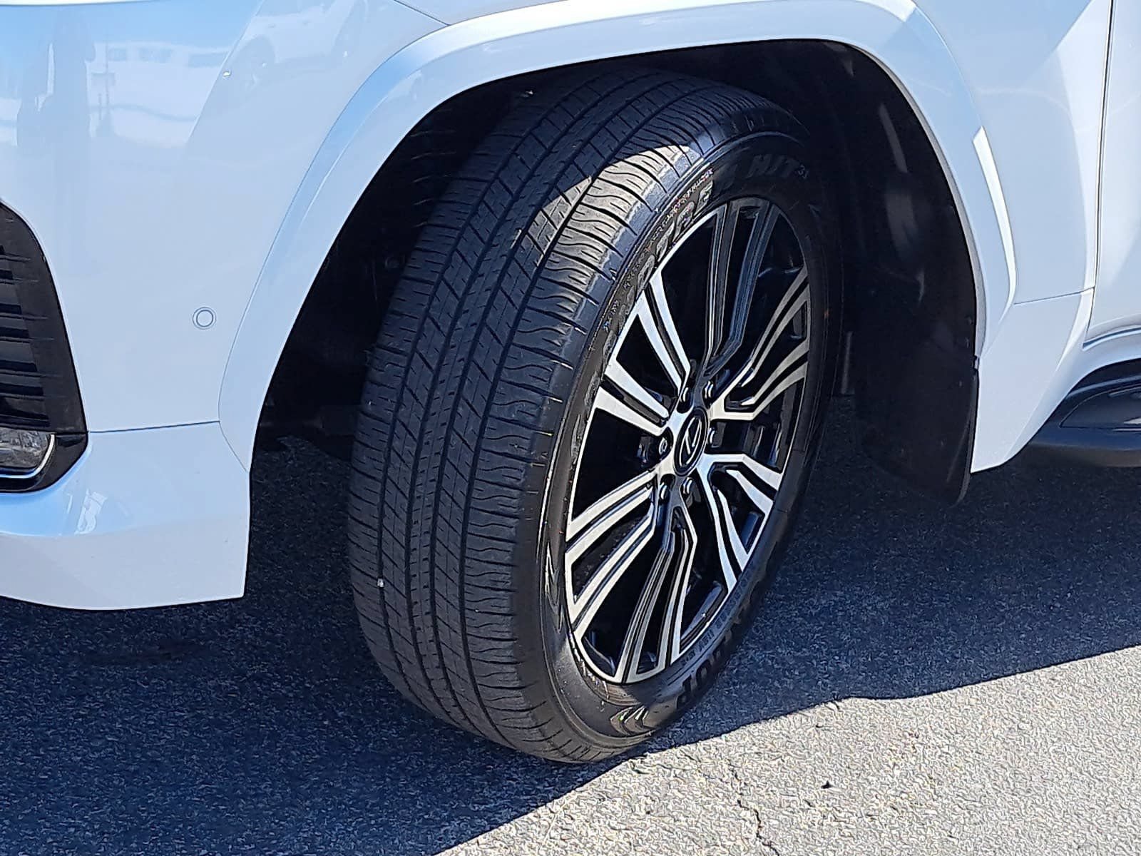Used 2026 Lexus LX 700h Luxury w/ Accessory Package (Z1) AWD/4WD image 36