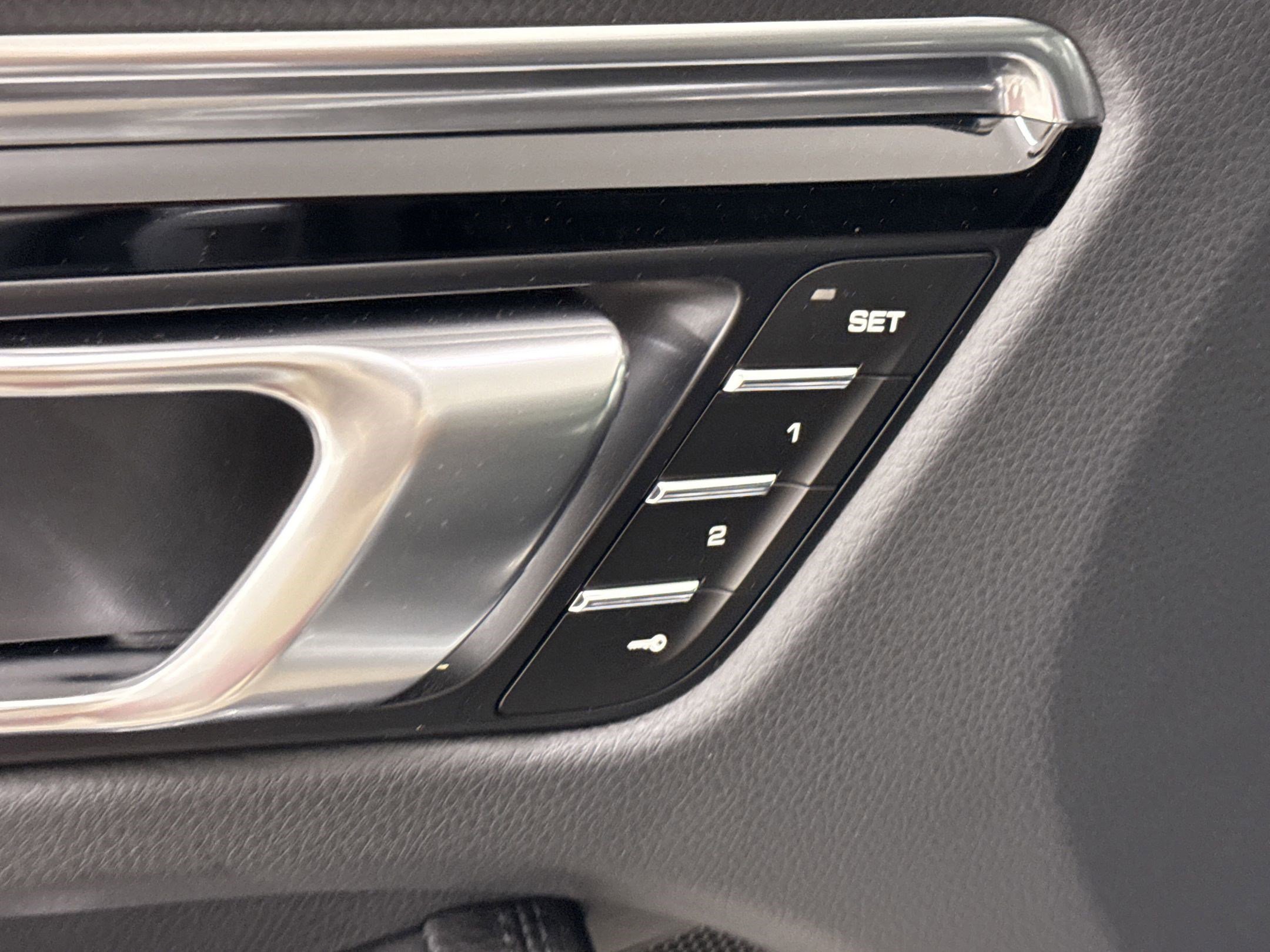 New 2025 Porsche Macan image 12