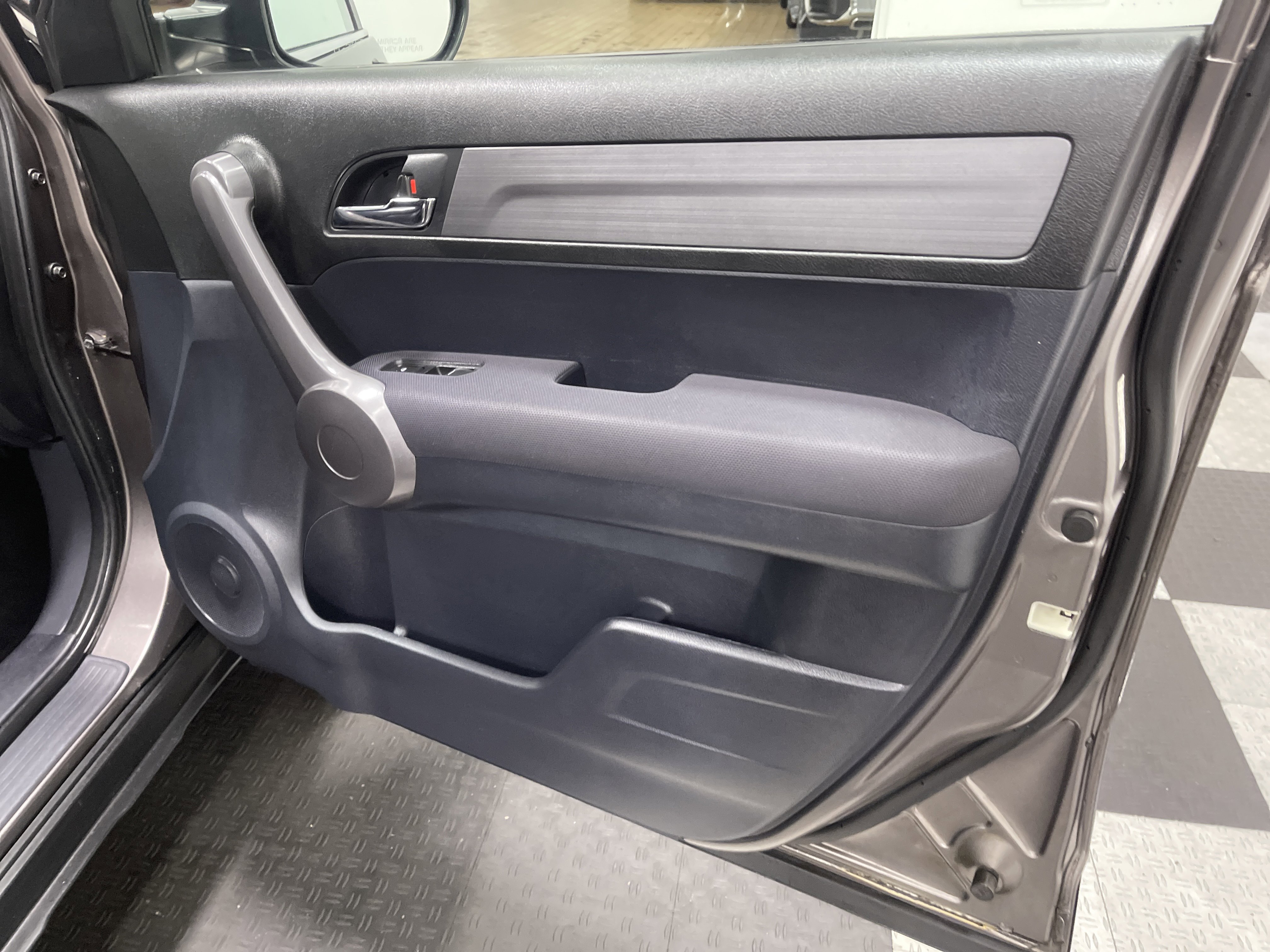 Used 2009 Honda CR-V LX image 25