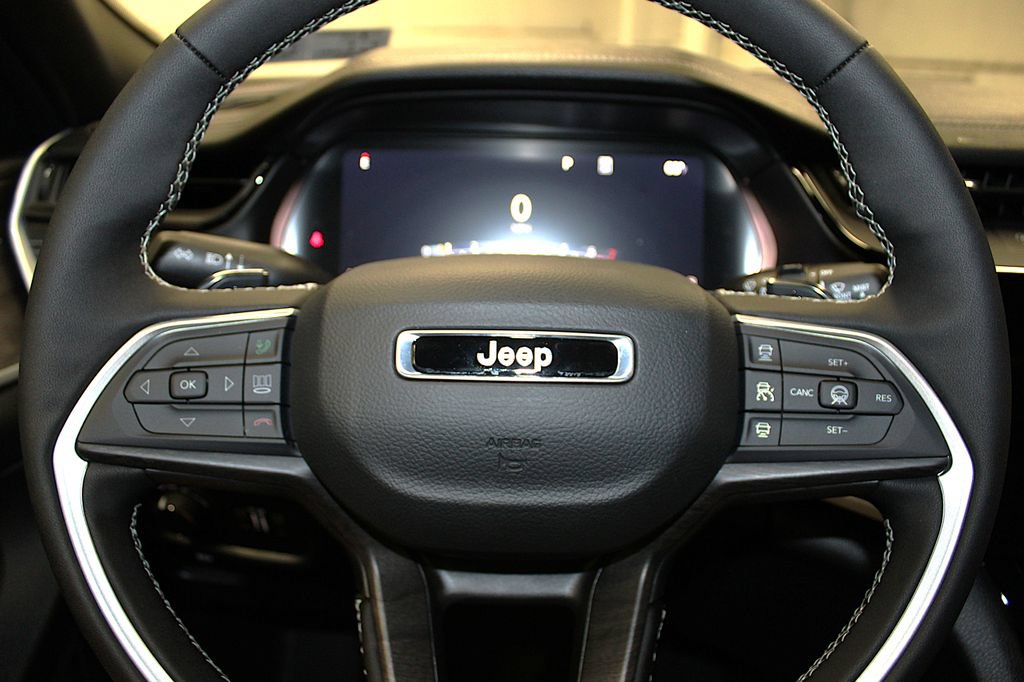 New 2026 Jeep Grand Cherokee Altitude AWD/4WD image 11