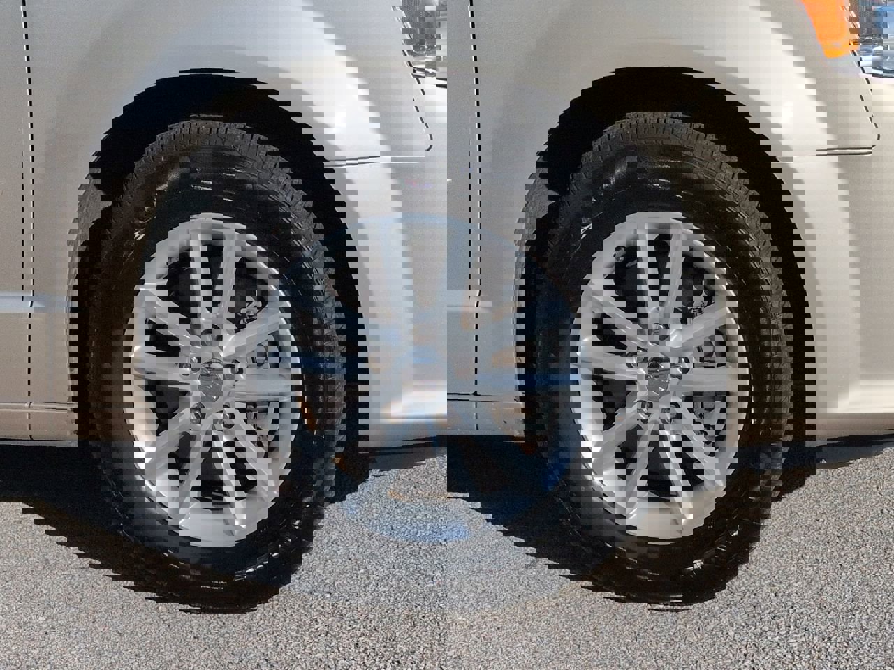 Used 2014 Dodge Grand Caravan SXT FWD image 10