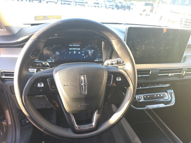 Used 2025 Lincoln Corsair AWD w/ Equipment Group 101A image 7