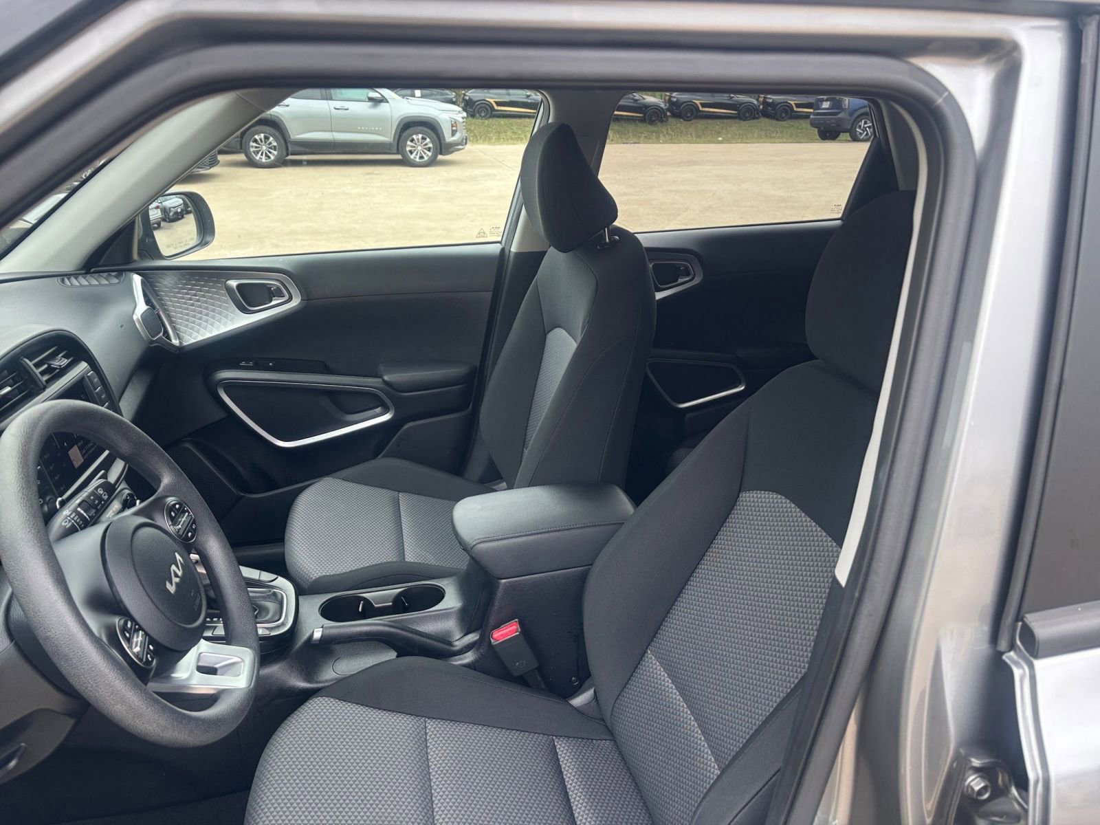 Used 2025 Kia Soul LX w/ LX Technology Package image 34