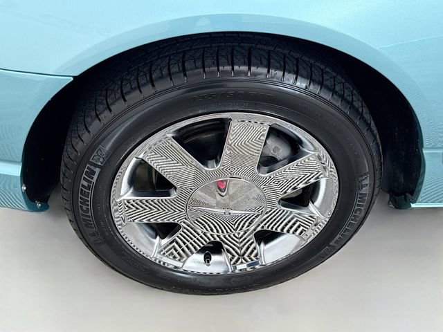 Used 2002 Ford Thunderbird image 25