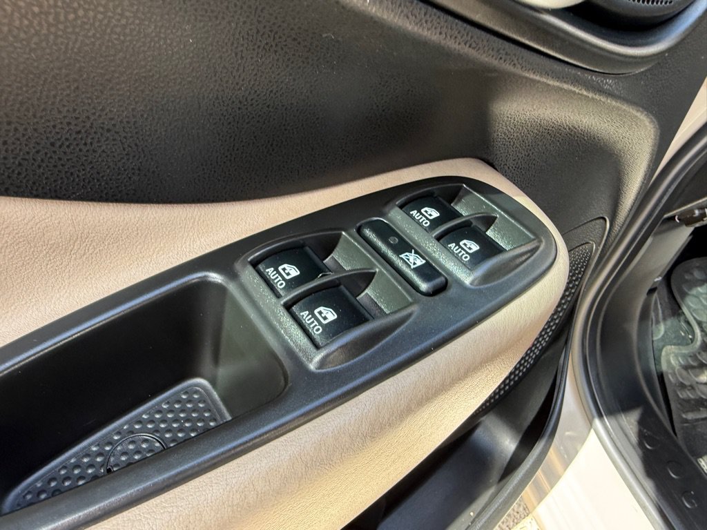 Used 2014 FIAT 500L Lounge FWD image 18