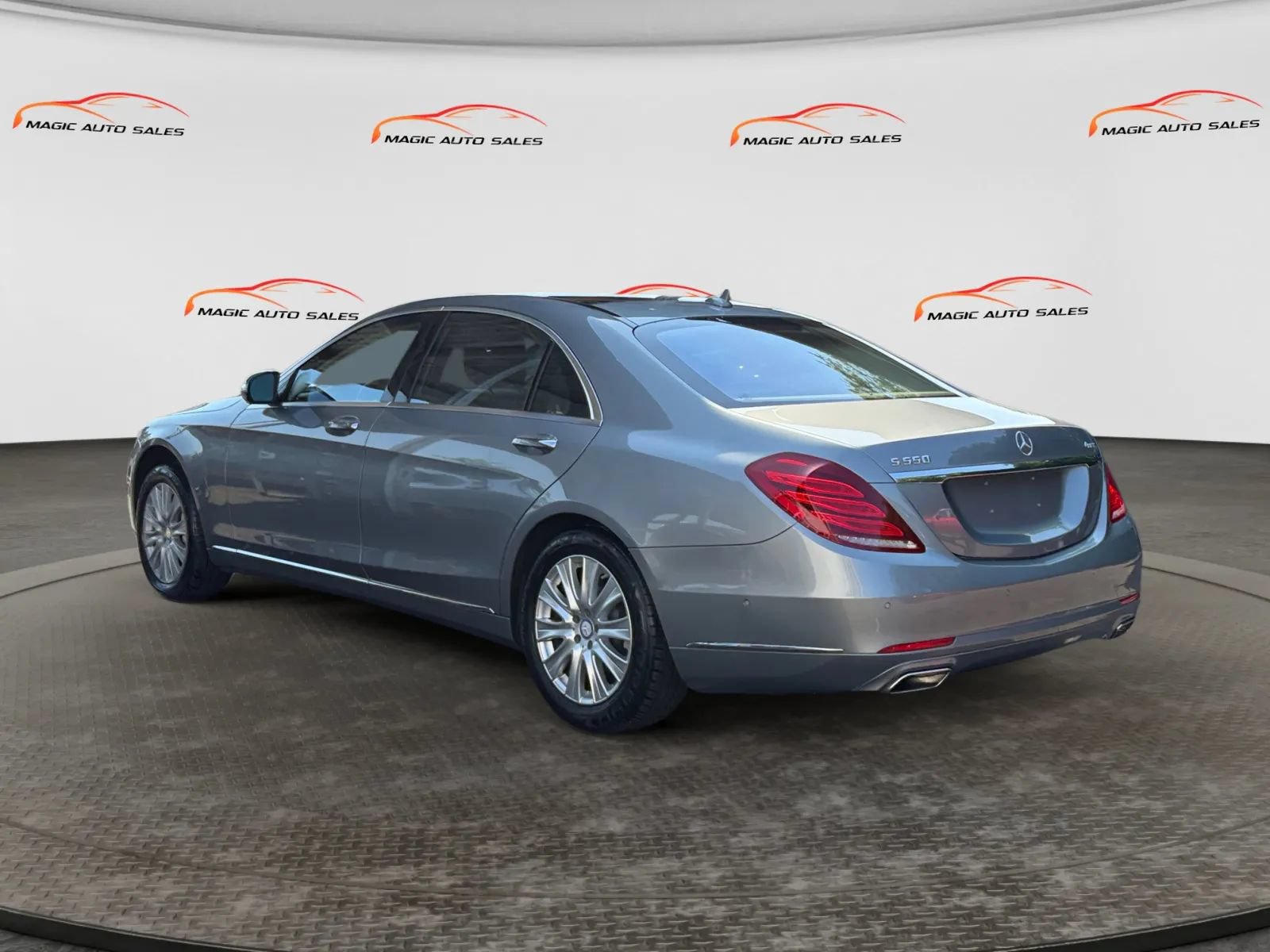 Used 2014 Mercedes-Benz S 550 Sedan image 8