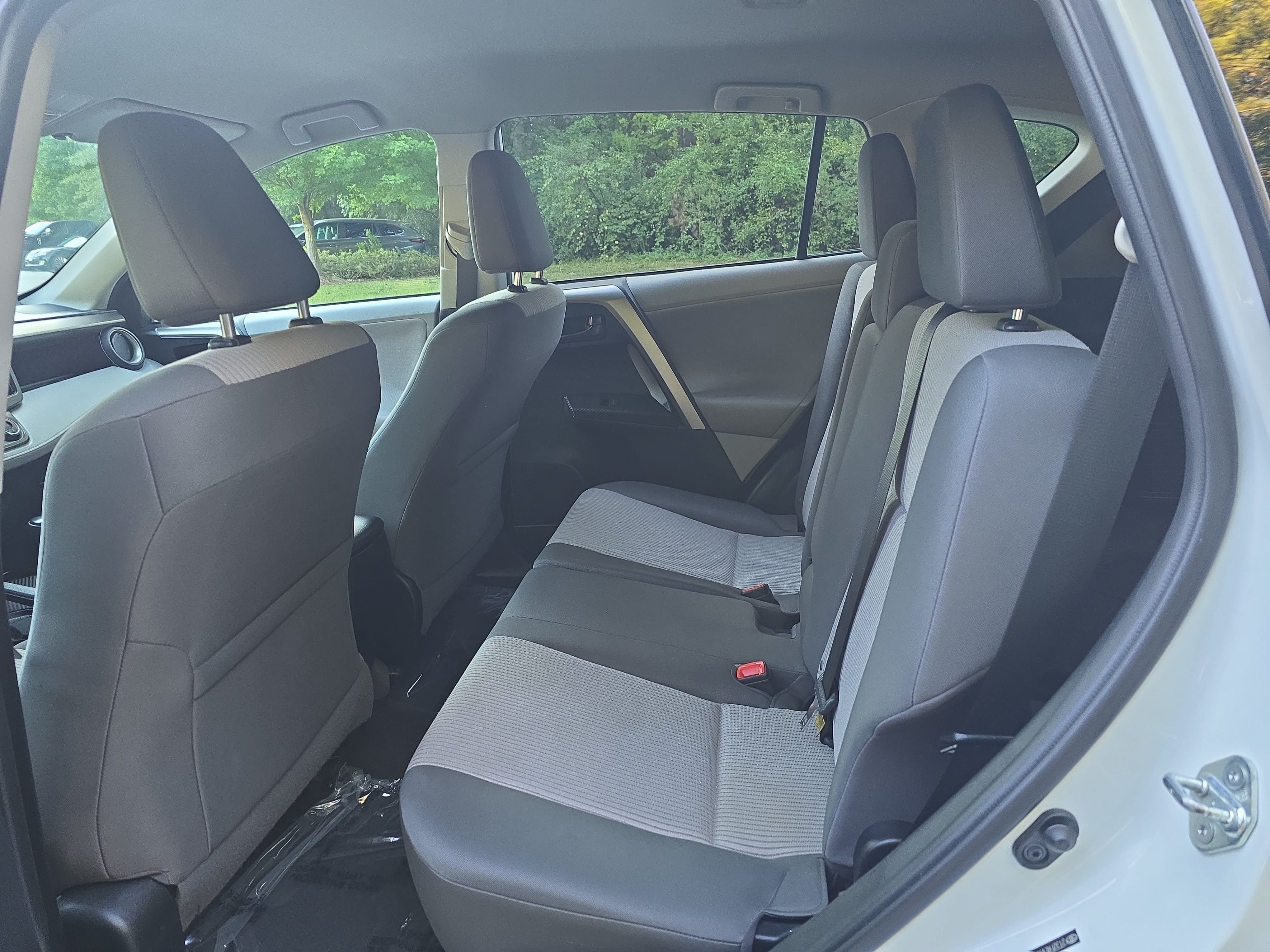 Used 2013 Toyota RAV4 LE FWD image 13