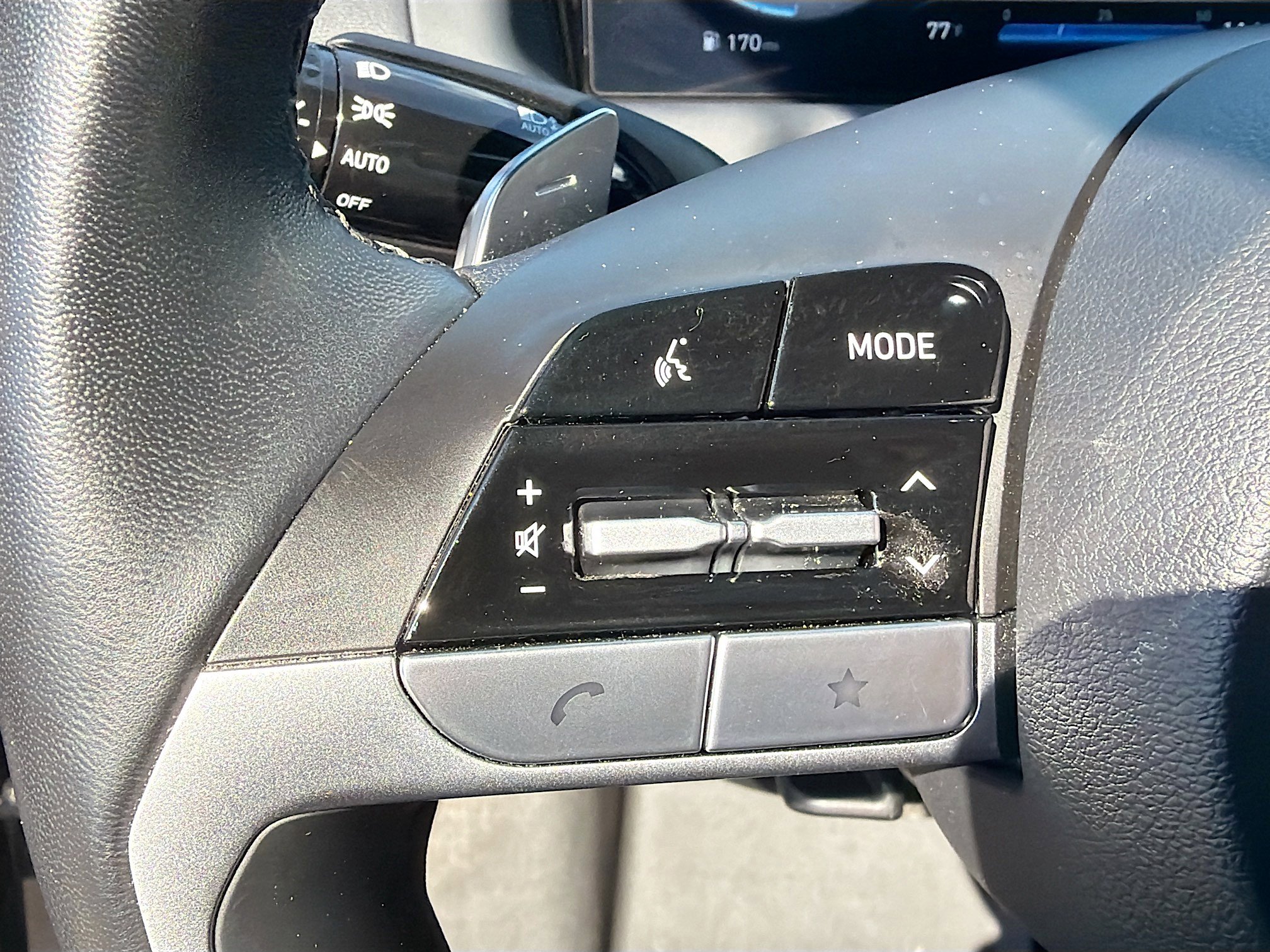 Used 2024 Hyundai Santa Cruz Limited image 38