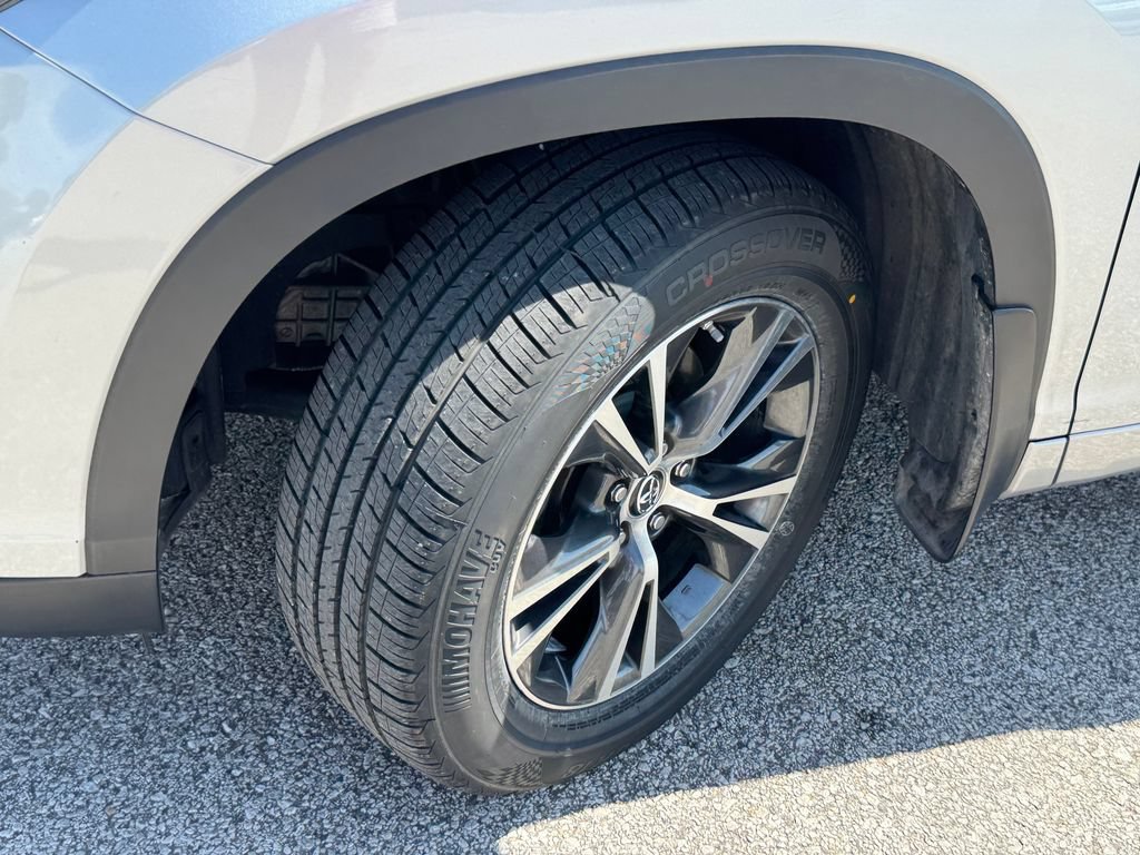 Used 2016 Toyota Highlander XLE w/ Protection Package #3 AWD/4WD image 42