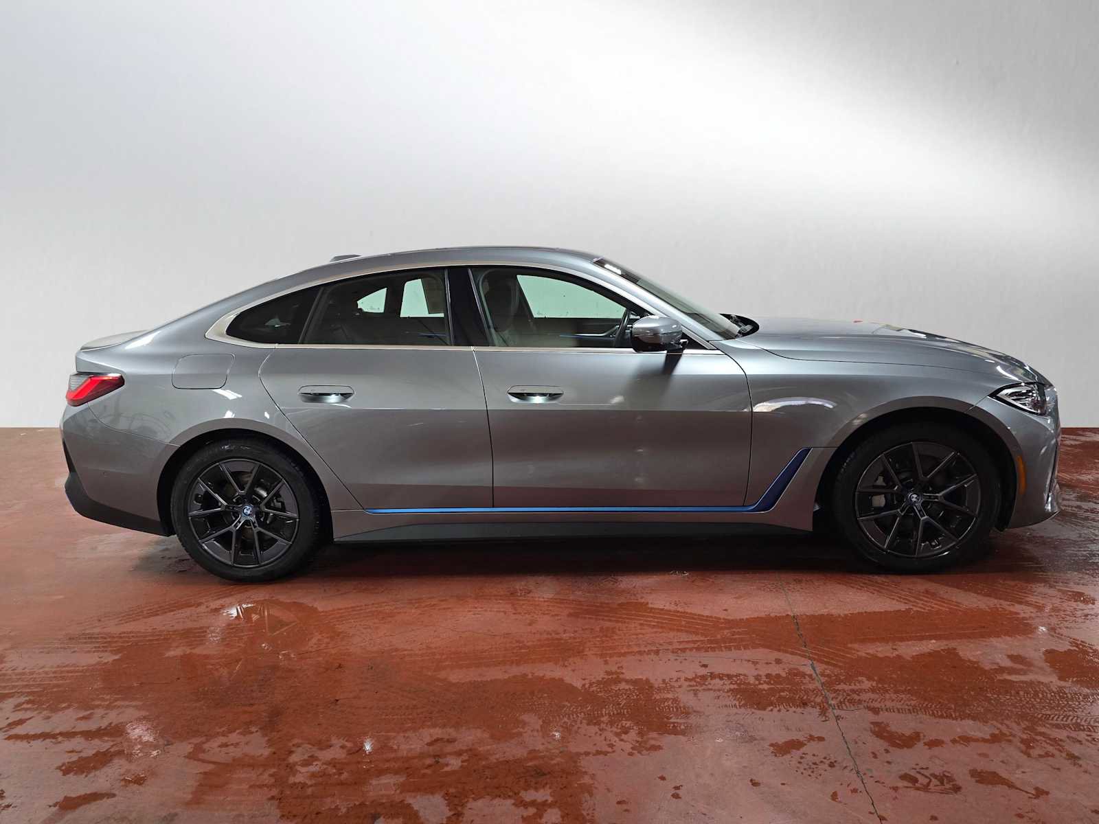 Used 2024 BMW i4 xDrive40i image 2