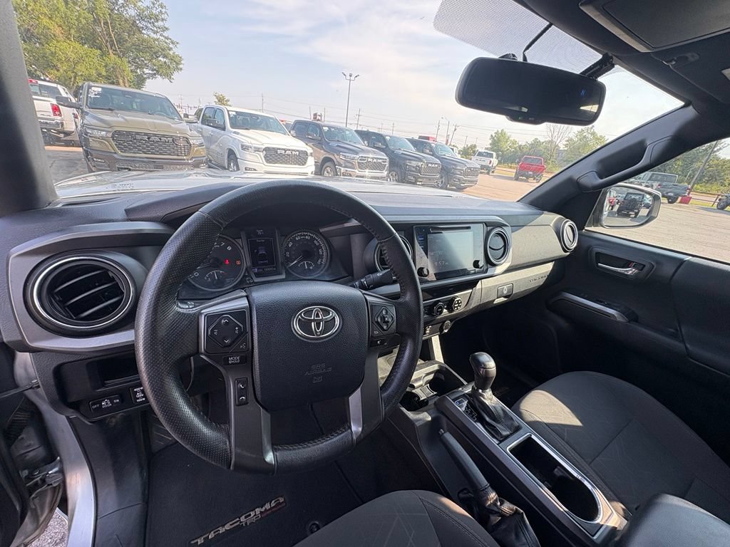Used 2017 Toyota Tacoma TRD Off-Road w/ Tow Package RWD image 13