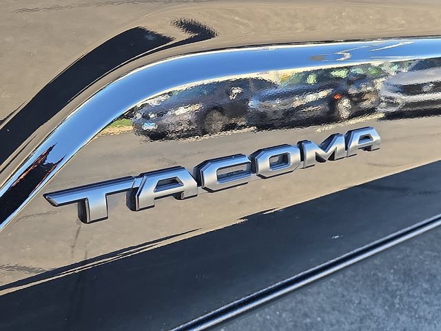 Used 2025 Toyota Tacoma TRD Sport AWD/4WD image 29