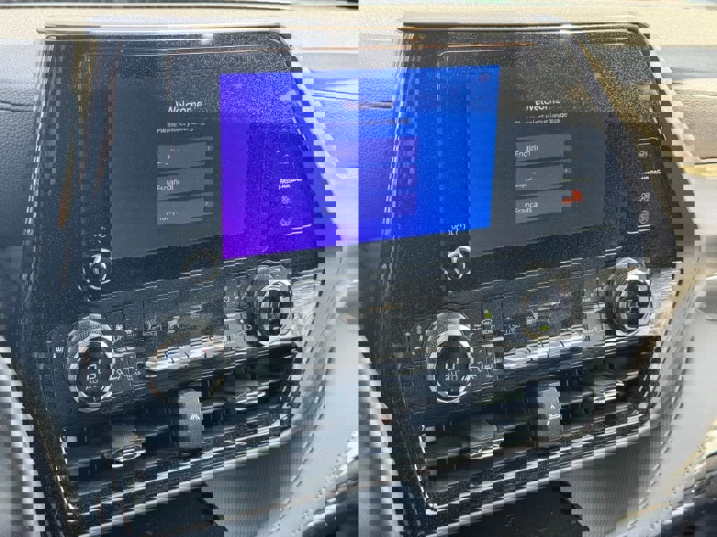 Certified 2024 Toyota Highlander XLE image 31