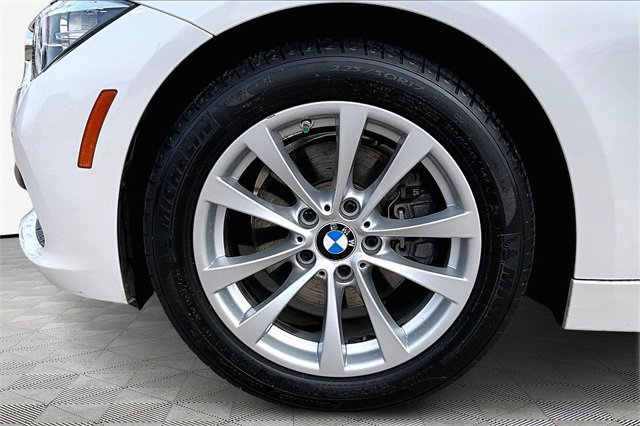 Used 2016 BMW 320i xDrive Sedan image 8