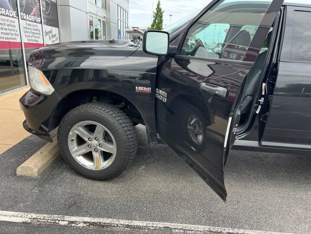 Used 2016 RAM 1500 Express w/ Popular Equipment Group AWD/4WD image 4