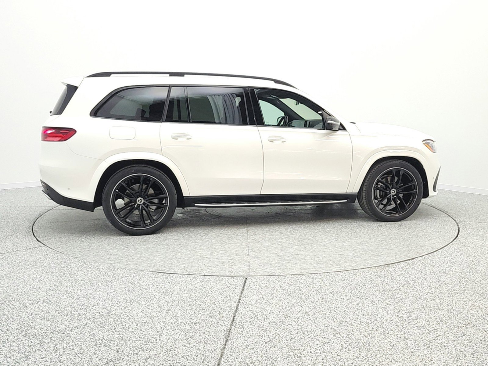 Used 2024 Mercedes-Benz GLS 450 4MATIC image 4