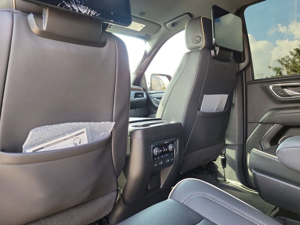 Used 2023 Chevrolet Suburban Premier w/ Advanced Technology Package image 14