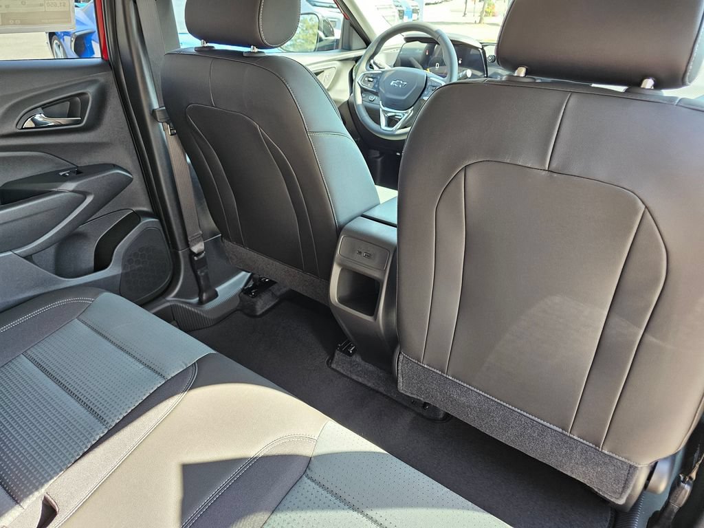 New 2026 Chevrolet Trax LT w/ Sunroof Package FWD image 18
