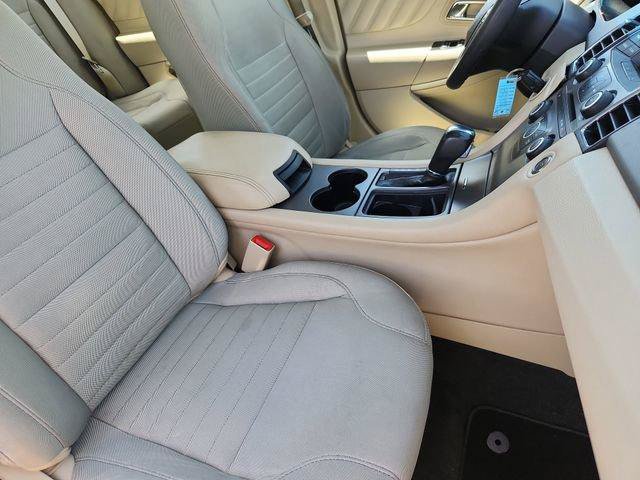 Used 2013 Ford Taurus SE FWD image 20