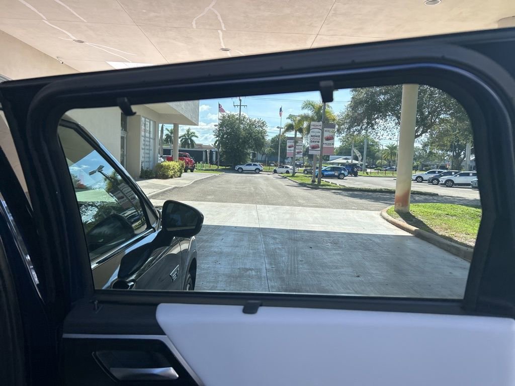 New 2025 Mitsubishi Outlander SEL image 34