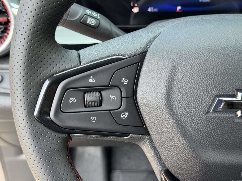 New 2026 Chevrolet Trax RS w/ Sunroof Package FWD image 11